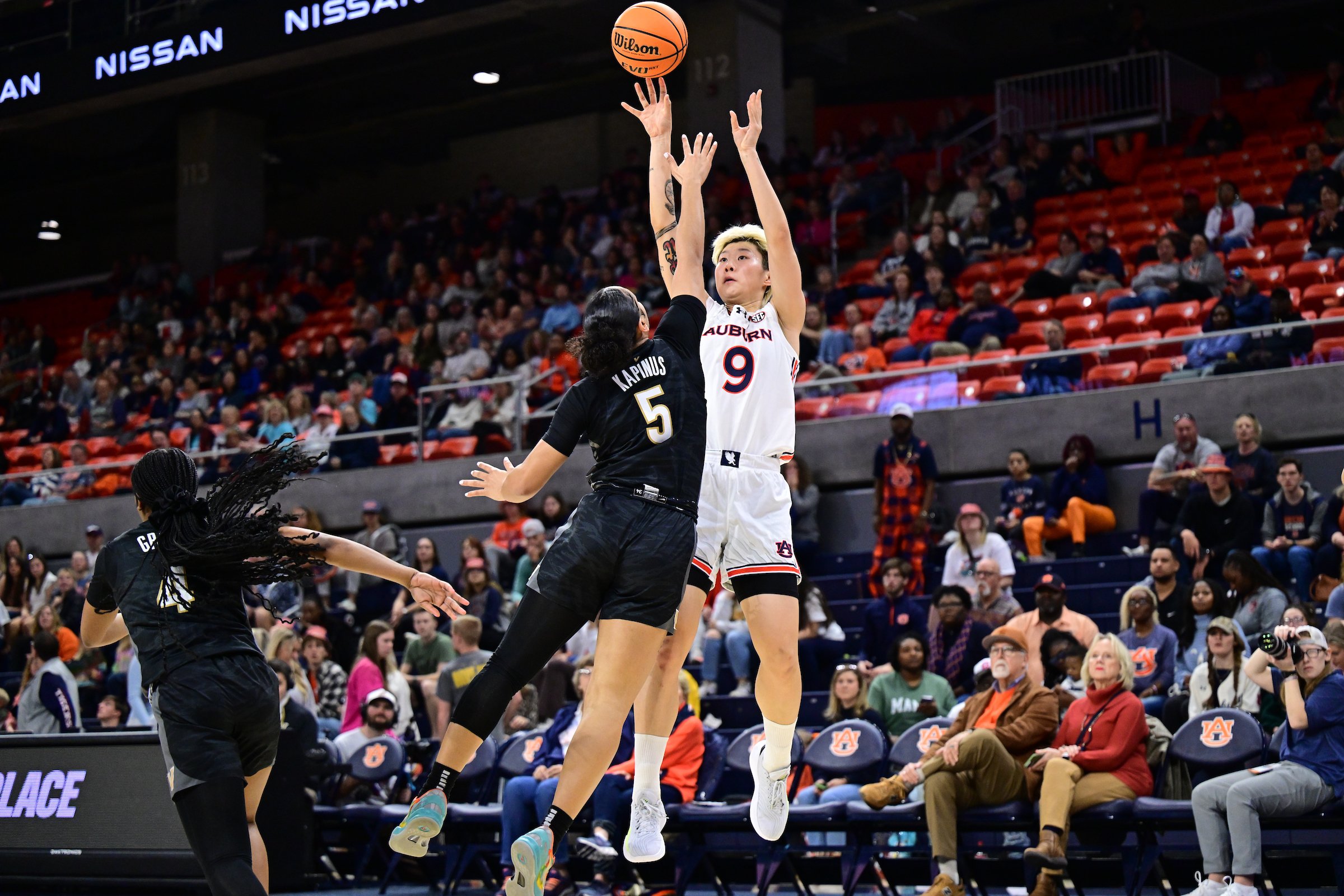 征戰(zhàn)NCAA！鄧雨婷：不太喜歡被稱為“李夢接班人” 未來想進(jìn)WNBA